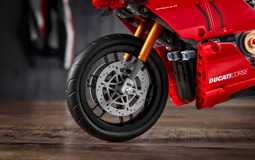 42107 Ducati Panigale V4 R Announce 05