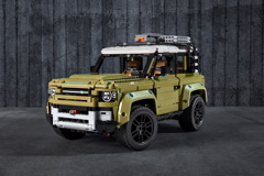42110 Land Rover Defender Announce 02