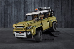 42110 Land Rover Defender Announce 03